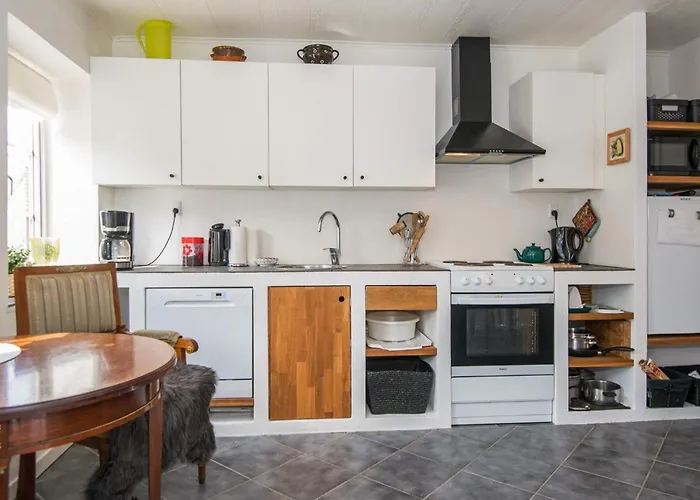 6 Person In * Bredebro